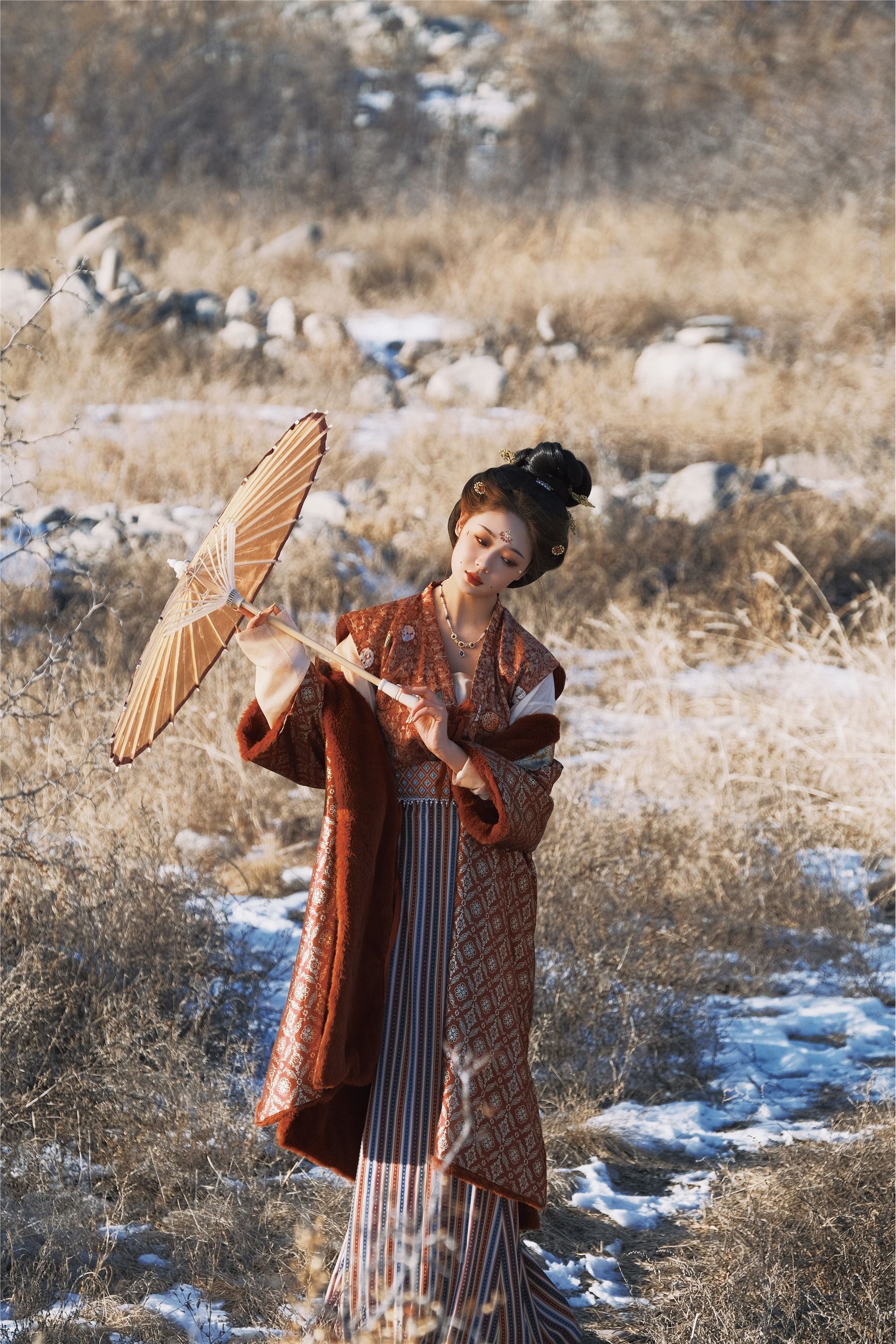 YITUYU艺图语 2025.03.10 渡关山 夏念